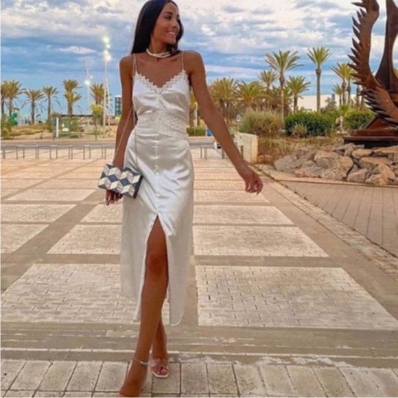 NWT Zara New Satin Camisole Long Lingerie
Dress SMALL - Picture 4 of 15